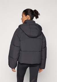 ONLY Play ONPHOPE SHORT JACKET - Zimní bunda - phantom