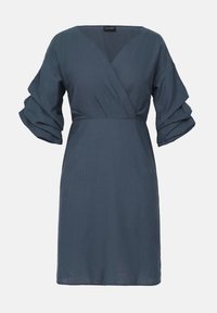 Robe en lin bleu foncé avec un décolleté en V, à manches amples et taille ajustée. Texture simple et lisse, au design mi-long.