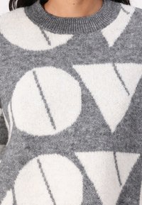 Vero Moda VMLOVE O NECK PULLOVER - Maglione - medium grey melange/birch solid