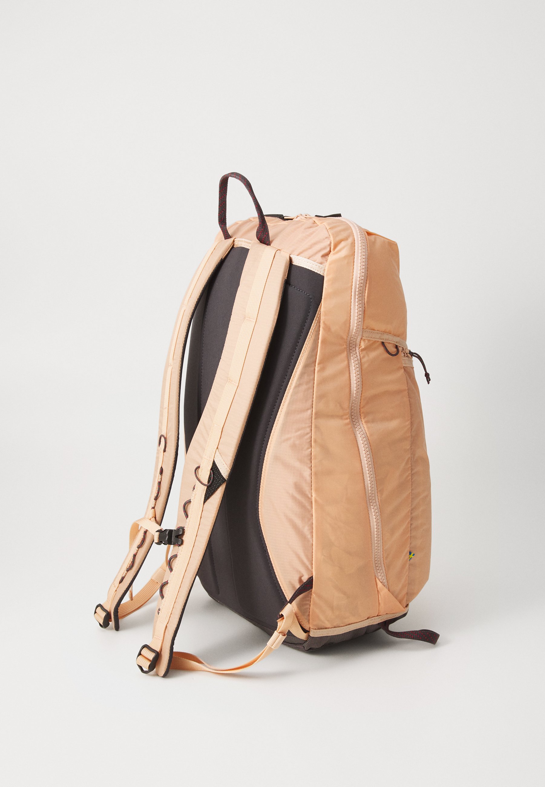 Klättermusen GJALP BACKPACK 18L UNISEX - Rucksack - salmon/pink