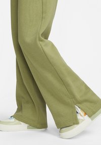 Nike Sportswear SPORTSWEAR PHOENIX FLEECE - Calças de fato de treino - alligator sail