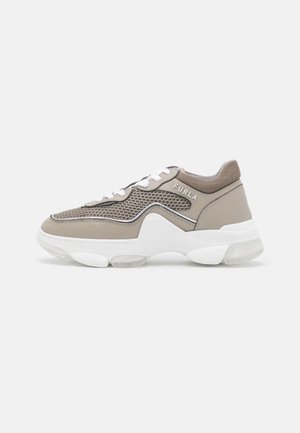 Baskets basses - beige