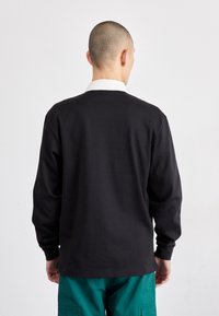 Thumbnail Image 4
