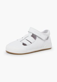 Weiße Lederschuhe mit einem Klettverschluss, Ausschnitten und einer strukturierten Gummisohle. Abgerundete Zehenform. Leichte Konstruktion.
