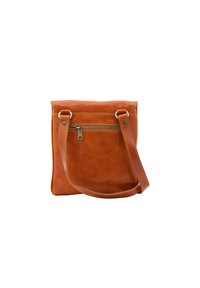 Borsa a spalla in pelle marrone con una texture liscia, dotata di una tasca frontale con zip e di una lunga tracolla regolabile. Design semplice e quadrato.