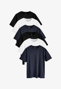 Valimata, white black navy