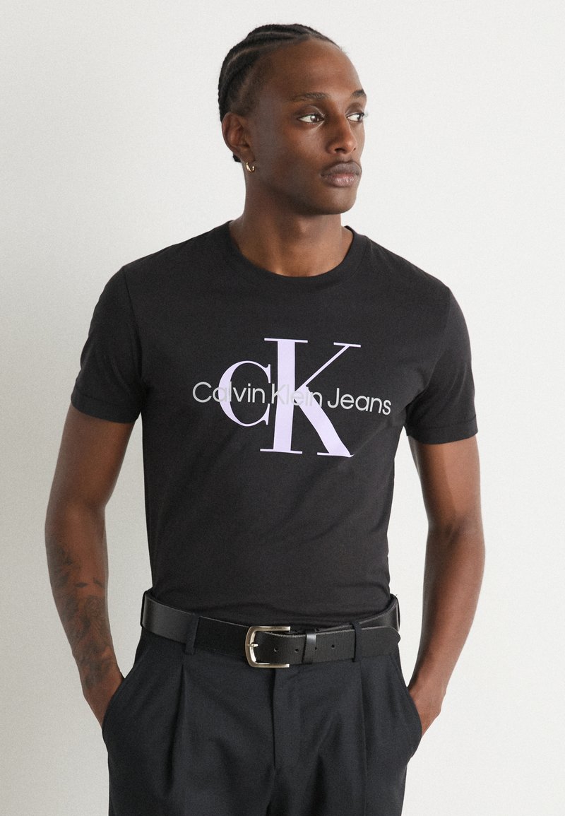 Calvin Klein Jeans SEASONAL MONOLOGO TEE - Marškinėliai su spaudiniu - black/pastel lilac