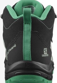 Salomon MOUNTAIN OUT WARD MEDIA  - Botines bajos - green