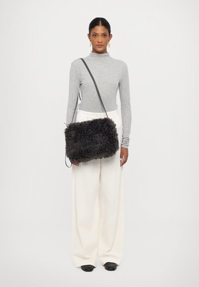 STAND STUDIO BARBARA BAG - Τσάντα χιαστί - smoke grey