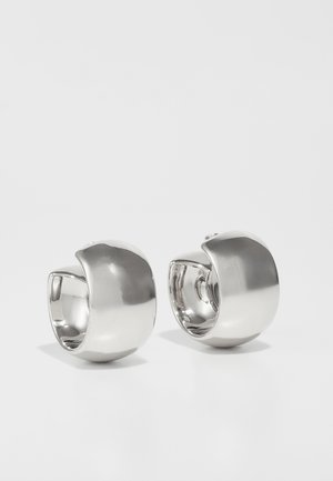 Uncommon Matters SCULPTURAL LARGE CREOLE - Korvakorut - silver-coloured