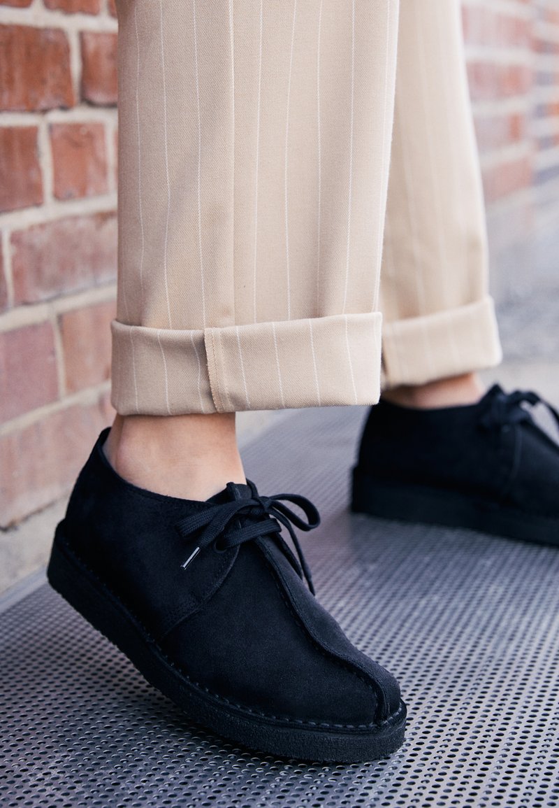 新しいコレクション CLARKS DESERT TREK