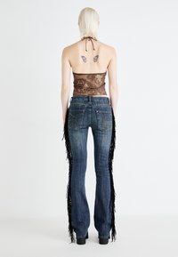 Jaded London DARK WASH FRINGE COOPER  - Bootcut piegriezuma džinsi - denim