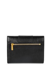 Portefeuille en cuir texturé noir avec une fermeture éclair dorée et un léger motif crocodile. Forme rectangulaire compacte avec une finition lisse.