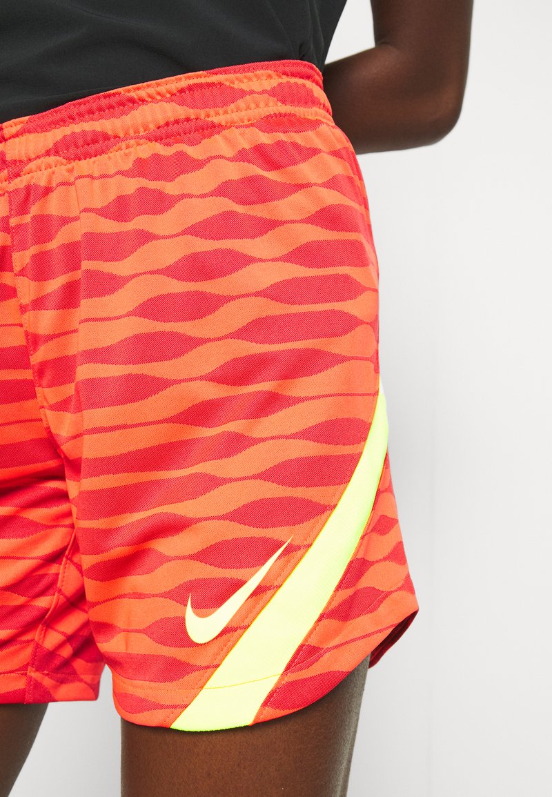 Damen Sportbekleidung | Nike Performance STRIKE 21 SHORT kurze Sporthose bright crimson/gym red/volt/rot - FX89165 Damen Sportbekleidung | Nike Performance STRIKE 21 SHORT kurze Sporthose bright crimson/gym red/volt/rot - FX89165