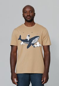 watapparel T-Shirt print - latte