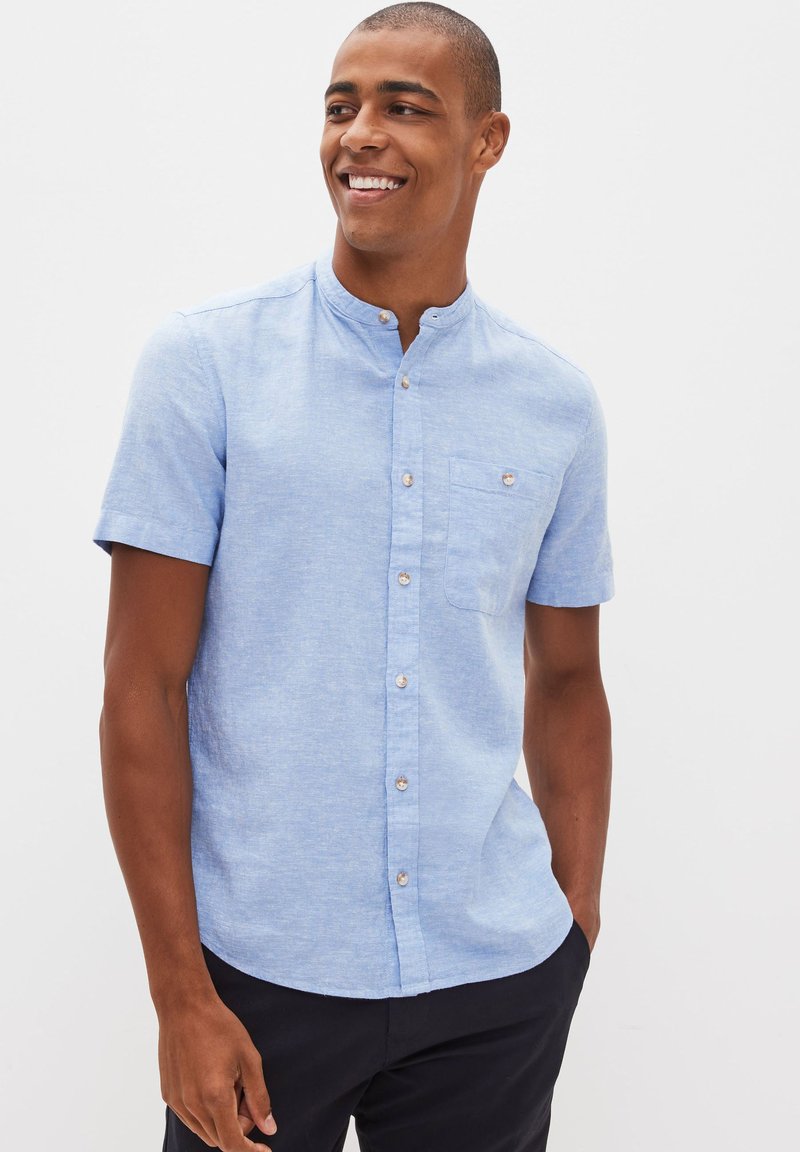 Next LINEN BLEND SHORT SLEEVE SHIRT WITH GRANDAD COLLAR - Overhemd - light blue