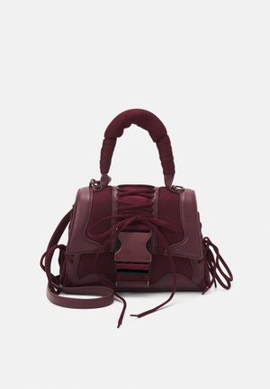 Steve Madden BDIEGO - Handväska - cranberry