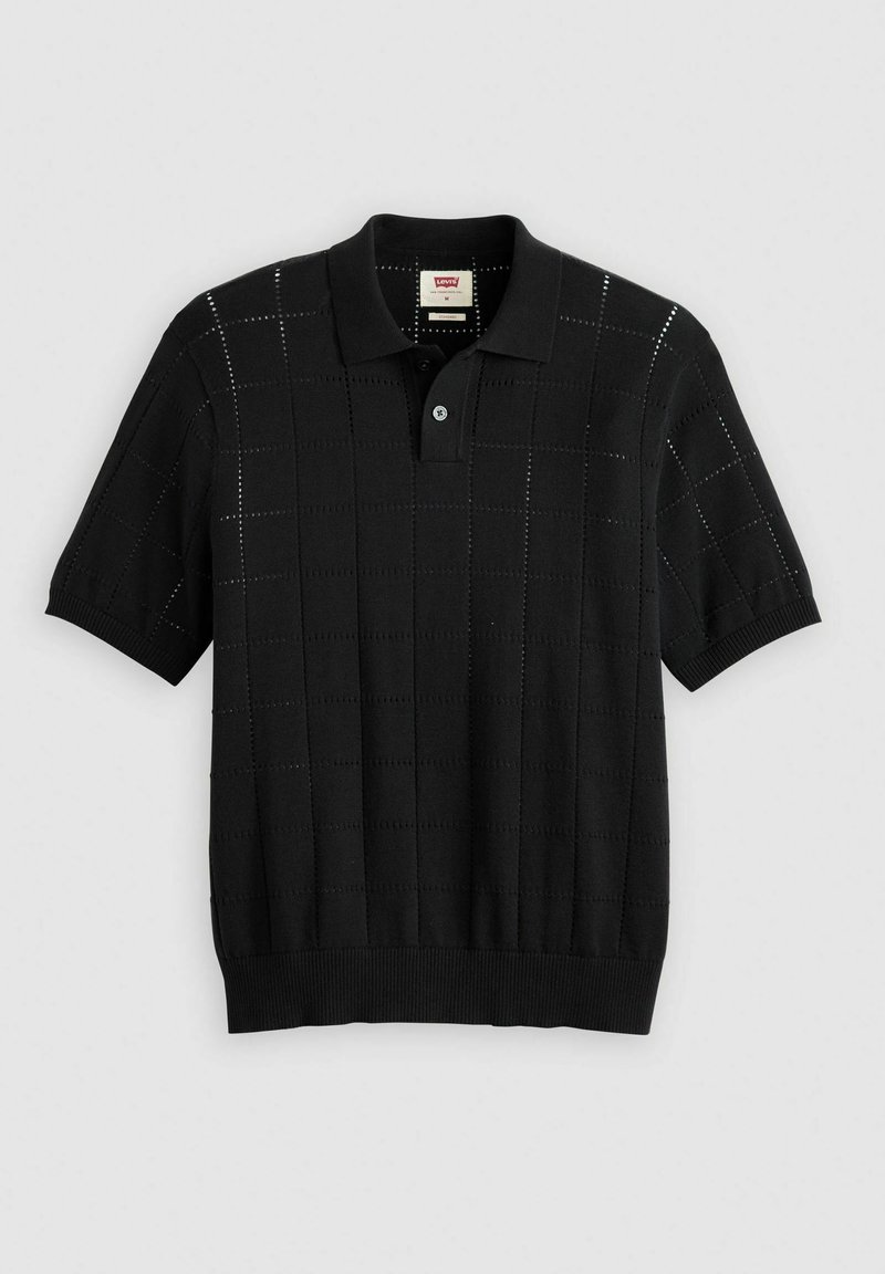 Schwarzes Polohemd mit kurzen Ärmeln und strukturiertem Muster, ausgestattet mit einem gestrickten Rippkragen und Saum sowie einem dezenten Knopfverschluss.