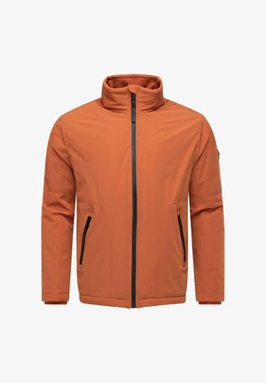 Chaqueta naranja con un alto cuello, cremallera frontal y dos bolsillos laterales negros con cremallera. Textura suave con un corte moderno.