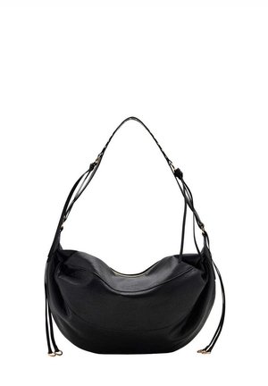 Bolso de hombro de cuero negro con una sola correa y detalles de cremallera y herrajes en tono dorado sobre un fondo blanco.