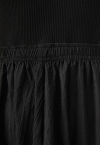 GAP CRINKLE MIXED MEDIA - Vestido informal - black
