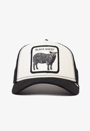 Cappello da camionista con parte anteriore bianca e retro in rete nera. Presenta una grafica di una pecora nera e il testo "BLACK SHEEP" su un'etichetta rettangolare.