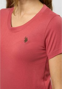 U.S. Polo Assn. AMY - Jednoduché tričko - mineral red