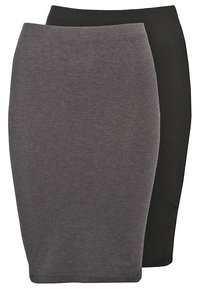 Deux jupes ajustées en gris et noir, fabriquées en tissu extensible, avec des tailles élastiques, une texture lisse et une longueur jusqu'aux genoux.