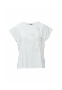 Bijela pamučna majica s kratkim rukavima, s cvjetnim vezom različitih veličina sprijeda, opuštenog kroja i okruglog izreza.