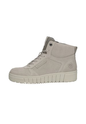 Helle graue Wildleder-Hochtop-Sneaker mit runder Zehenpartie, strukturiertem Obermaterial, kontrastierender beigefarbener Sohle, Schnürverschluss und Logodetail an der Seite.
