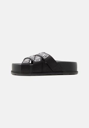 MOSCHINO, CIABATTA - Mules - nero/bianco