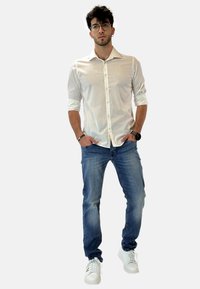 INDICODE JEANS Vaqueros rectos - dunkelblau