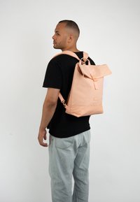 Larkson TAMMO BIKE FAHRRADRUCKSACK - Ryggsäck - peach