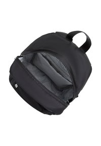 Mochila de tela negra con abertura superior, que presenta un interior gris con un motivo de hojas y un pequeño asa en la parte superior.