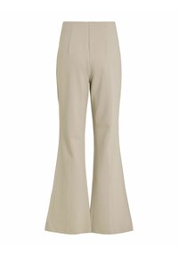 Pantalones acampanados beige con una textura suave, cintura alta y dos pliegues frontales. La tela parece ligera y adecuada tanto para un uso casual como formal.