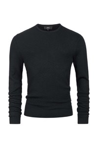 Czarny sweter z prążkowanej dzianiny, z okrągłym dekoltem, złożoną ukośną fakturą i dopasowanymi mankietami. Wykonany z miękkiego materiału dzianinowego.