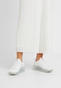 Nike Sportswear Trainers - white