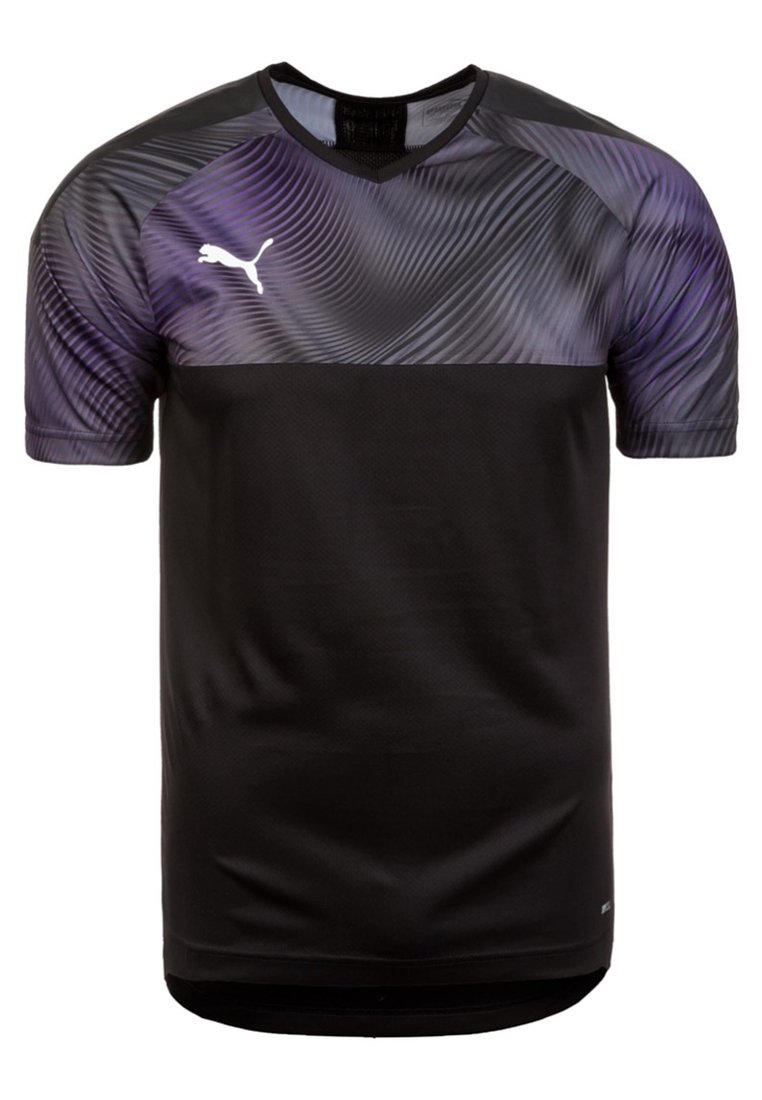 Svart sportströja med korta ärmar, med ett lila vågmönster i den övre delen och en vit Puma-logotyp på bröstet.