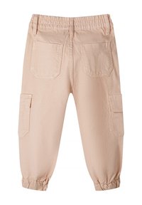 Pantalons cargo roses clairs avec une taille élastique, deux poches arrière et deux poches latérales. Les poignets sont resserrés pour un ajustement fuselé.