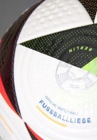 adidas Performance FUSSBALLLIEBE PRO FOOTBALL - Nogomet - white/black/glory blue