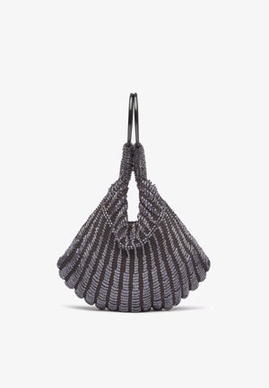 Szara pleciona torba typu tote z fakturowanym, falistym wzorem i dwoma czarnymi uchwytami. Charakteryzuje się strukturalnym kształtem i lekkim materiałem.