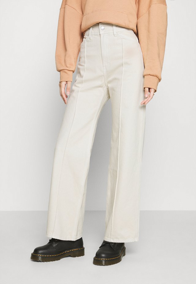 NELLIE TROUSER - Jeans Relaxed Fit - tinted ecru