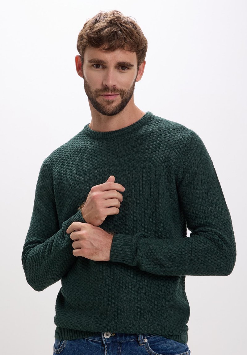 Maglione Donna Casuale A Treccie Con Girocollo, Morbido Mix Cotone E Cashmere (75% Cotone, 25% Cashmere), Taglia Unica (40-72 Kg), Colori Disponibili: Nero, Bianco, Grigio, Rosso, Arancione, Viola