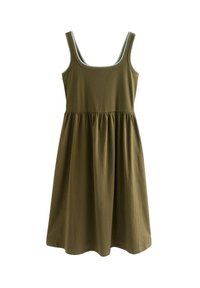 Khaki ærmeløs kjole lavet af blødt stof med en figursyet overdel og en samlet nederdel, der har kontrasterende dekorative syninger langs halsudskæringen.