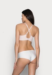 MAGIC Bodyfashion DREAM INVISIBLES HIPSTER 2 PACK - Cuecas - snow white
