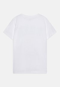 T-shirt en coton blanc, manches courtes, col rond, texture lisse, sans graphiques ni motifs visibles, design basique, coupe standard.