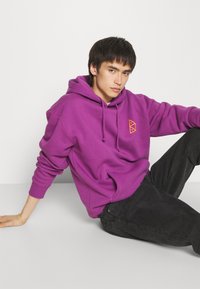 HUF SET HOODIE - Sudadera - grape