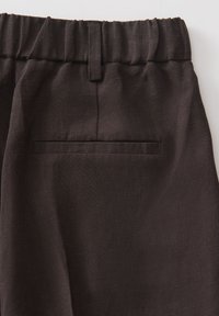 Thumbnail Image 10