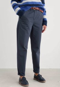 Seasalt Cornwall MOR PATH - Pantalon classique - navy maritime