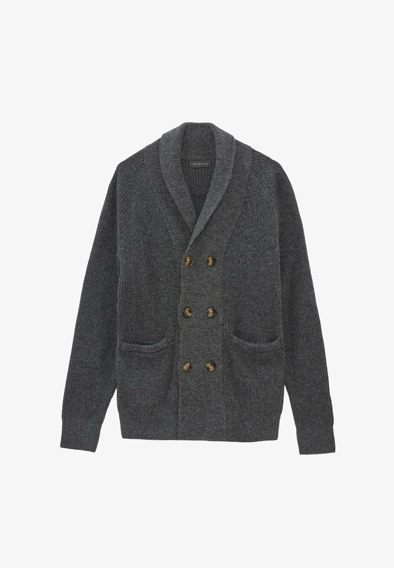 Szary dzianinowy kardigan z kołnierzem szalowym, podwójnym zapięciem na guziki i dwiema przednimi kieszeniami. Charakteryzuje się fakturowanym materiałem.